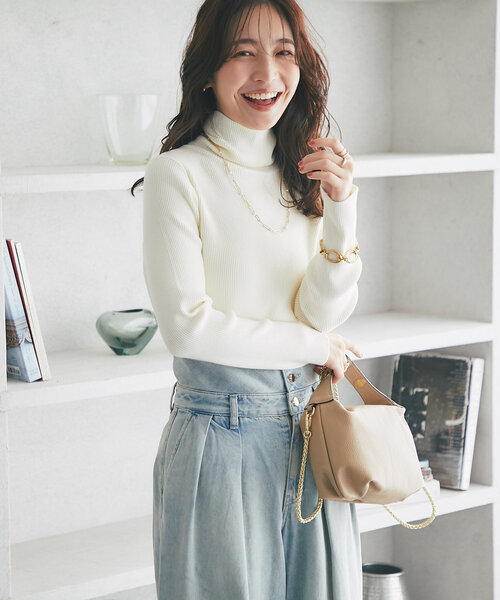 AULENTTI（オウレンティ）の「【オウレンティ】チェーンストラップ付ワンハンドルバッグ（ハンドバッグ・レディース・ボルドー/ベージュ・FREE）」の6枚目の写真