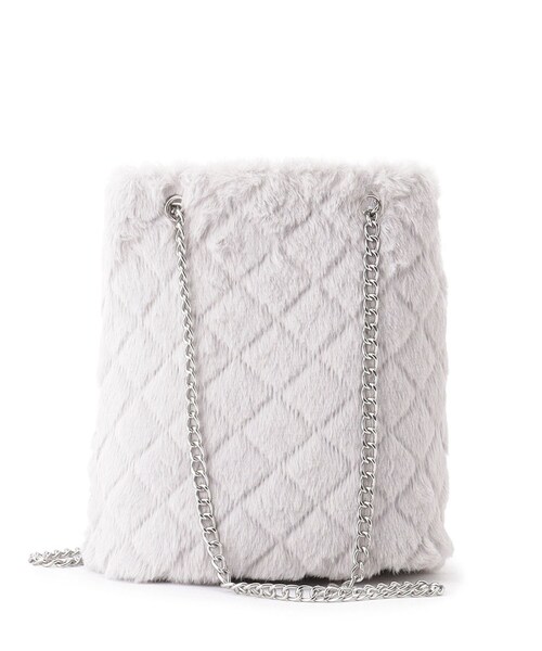 SHOO・LA・RUE（シューラルー）の「◆フェイクファーキルトショルダー（ショルダーバッグ・レディース・ブラック/ナチュラル/グレー・00）」の4枚目の写真