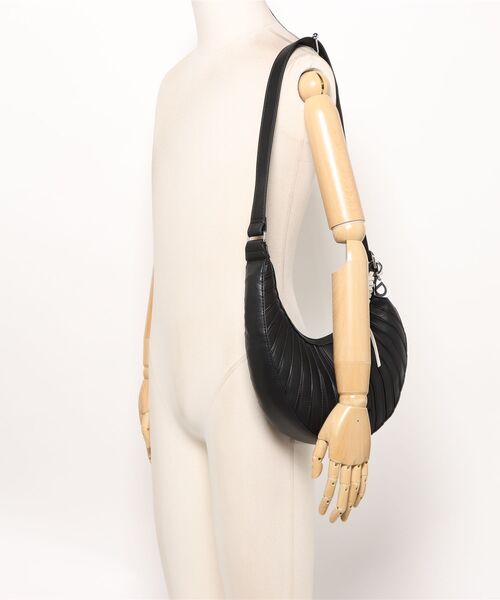 Desigual（デシグアル）の「ステッチパネル アシンメトリー ショルダーバッグ ブラック（ショルダーバッグ・レディース・ブラック・FREE）」の9枚目の写真