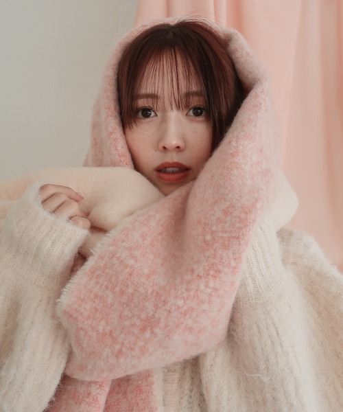 mideal（マイディール）の「２tone volume muffler / ２toneボリュームマフラー（マフラー・レディース・ピンク・FREE）」の3枚目の写真