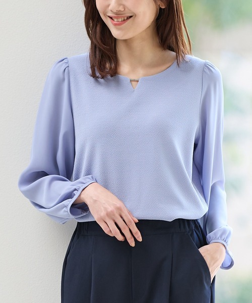 Honeys(ハニーズ)の「ラインストーン付トップス(Tシャツ/カットソー・レディース・グレイッシュブルー/アイボリー/グレイッシュベージュ/ピンク系その他/ネイビー・3L/L/LL/M/S)」の4枚目の写真