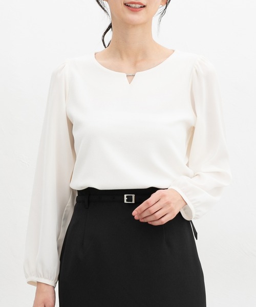 Honeys(ハニーズ)の「ラインストーン付トップス(Tシャツ/カットソー・レディース・グレイッシュブルー/アイボリー/グレイッシュベージュ/ピンク系その他/ネイビー・3L/L/LL/M/S)」の2枚目の写真