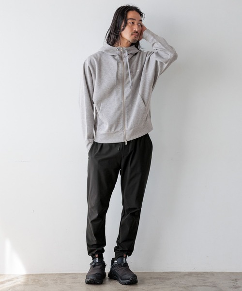 HEREIAM（ヘレイアム）の「【HEREIAM MEN】ミラーロゴパーカー（パーカー・メンズ・ブラック/グレー/ホワイト・LARGE/MEDIUM）」の13枚目の写真