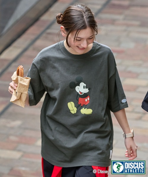 Disney（ディズニー）の「【DISCUS ATHLETIC×Disney】コラボ ミッキーマウスレトログラフィックプリント半袖Tシャツ ディスカス アスレチック×ディズニー（Tシャツ/カットソー・レディース・ブラック系1/ホワイト/スミクロ/ブラック系2/ホワイト系/ホワイト系1/ホワイト系2/ブラック系・M/L）」の6枚目の写真