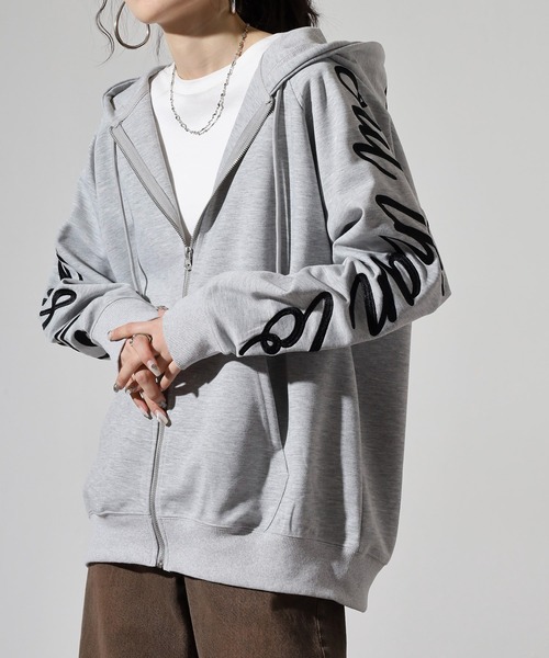 セール】Logo embroidery zip-up hoodie / ロゴ刺繍 ジップアップ