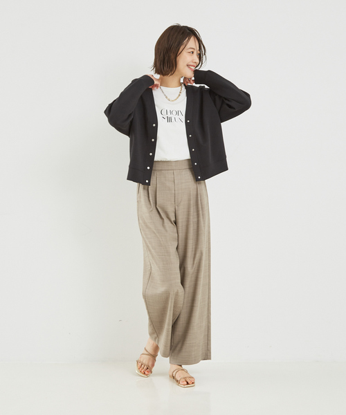 abahouse mavie(アバハウスマヴィ)の「【セットアップ対応】シルキーダンボールスウェットカーディガン/トレーナー/春服(カーディガン/ボレロ・レディース・スミクロ/グレー系その他/イエロー/オフホワイト・フリー)」の11枚目の写真