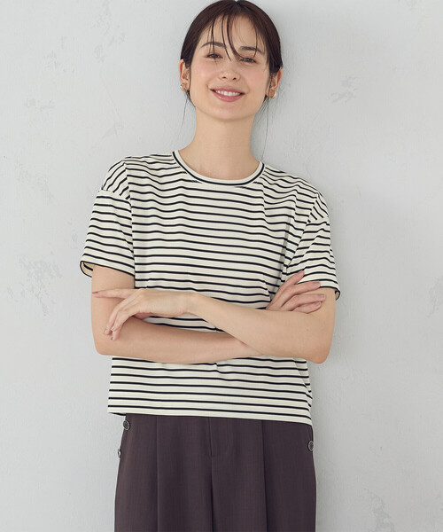 COMME CA ISM(コムサイズム)の「ボックスシルエット クロップ丈ボーダーTシャツ(Tシャツ/カットソー・レディース・ブラック×ホワイト/ホワイト×ブラック・MEDIUM/LARGE)」の1枚目の写真
