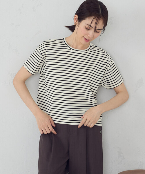 COMME CA ISM(コムサイズム)の「ボックスシルエット クロップ丈ボーダーTシャツ(Tシャツ/カットソー・レディース・ブラック×ホワイト/ホワイト×ブラック・MEDIUM/LARGE)」の6枚目の写真