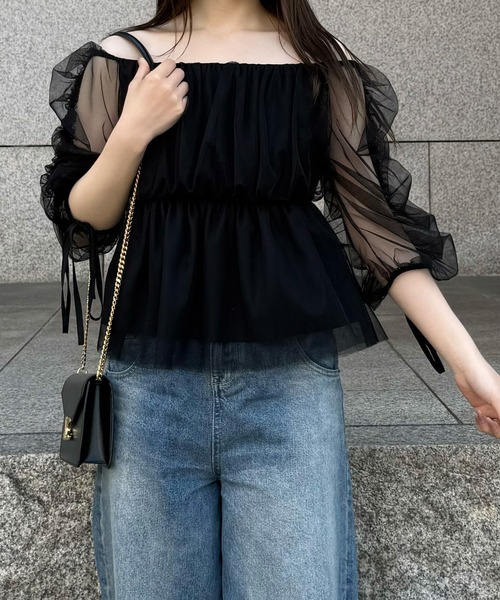 junoah(ジュノア)の「オフショルドロストチュールブラウス(シャツ/ブラウス・レディース・ホワイト/ブラック/クリーム・SMALL/MEDIUM/LARGE)」の8枚目の写真