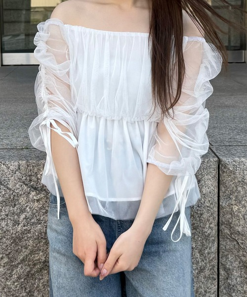 junoah(ジュノア)の「オフショルドロストチュールブラウス(シャツ/ブラウス・レディース・ホワイト/ブラック/クリーム・SMALL/MEDIUM/LARGE)」の12枚目の写真