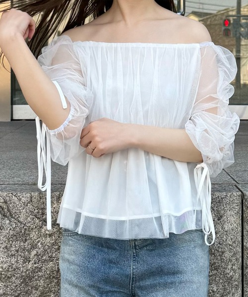 junoah(ジュノア)の「オフショルドロストチュールブラウス(シャツ/ブラウス・レディース・ホワイト/ブラック/クリーム・SMALL/MEDIUM/LARGE)」の15枚目の写真