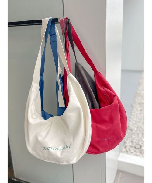 Ungrid（アングリッド）の「【WEB限定】ロゴショルダーバッグ（ハンドバッグ・レディース・レッド/オフホワイト/ブルー/チャコールグレー・FREE）」の13枚目の写真