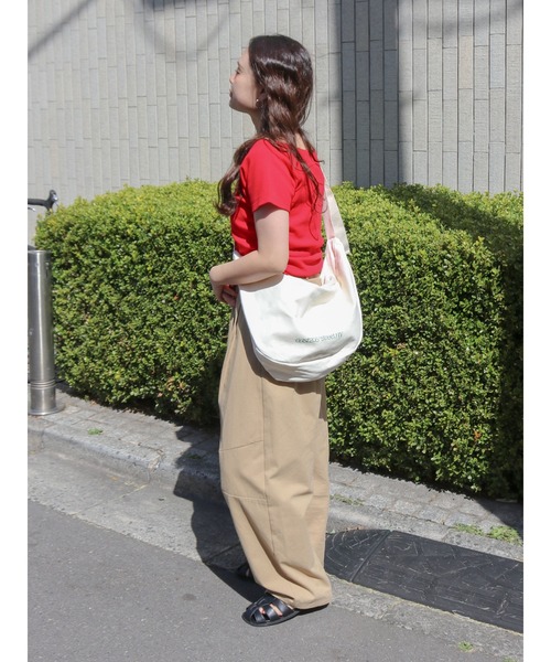 Ungrid（アングリッド）の「【WEB限定】ロゴショルダーバッグ（ハンドバッグ・レディース・レッド/オフホワイト/ブルー/チャコールグレー・FREE）」の2枚目の写真