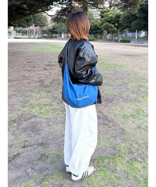 Ungrid（アングリッド）の「【WEB限定】ロゴショルダーバッグ（ハンドバッグ・レディース・レッド/オフホワイト/ブルー/チャコールグレー・FREE）」の4枚目の写真