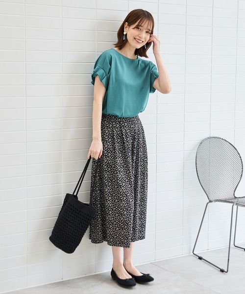 Honeys（ハニーズ）の「【ハニさら・接触冷感・吸水速乾・ＵＶカット】袖タックＴシャツ（Tシャツ/カットソー・レディース・オレンジ/スミクロ/オフホワイト/ブルー/グレイッシュベージュ/ブラック/ブルーグリーン/イエロー系その他/ライトブラウン・3L/L/LL/M/S）」の16枚目の写真