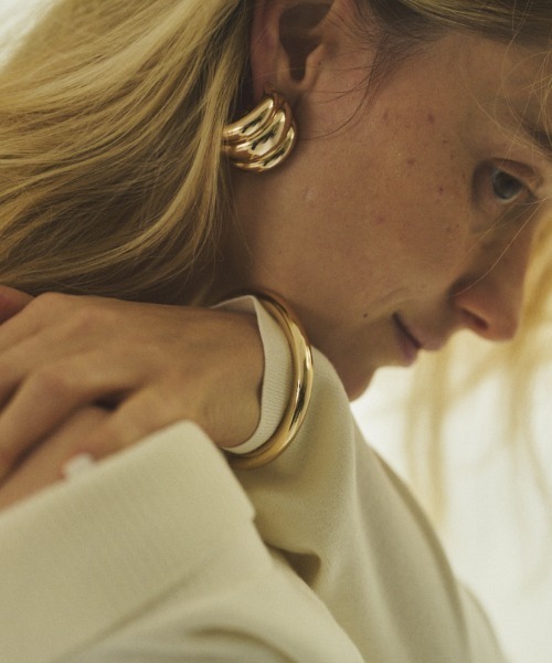 Rouge vif（ルージュヴィフ）の「【LILI CPASPE/リリクラスプ】SLOANE HOLLOW CUFF バングル（バングル/リストバンド・レディース・ゴールド・フリー）」の7枚目の写真