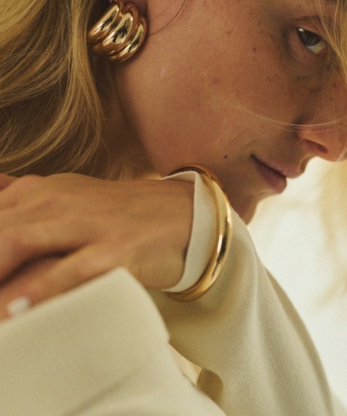 Rouge vif（ルージュヴィフ）の「【LILI CPASPE/リリクラスプ】SLOANE HOLLOW CUFF バングル（バングル/リストバンド・レディース・ゴールド・フリー）」の5枚目の写真