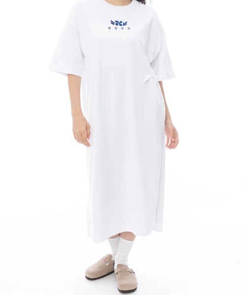 RVCA(ルーカ)の「RVCA レディース MAXI TEE DRESS ワンピース 【2025年春夏モデル】/ルーカバックプリントTシャツワンピース(ワンピース・レディース・ブラック/ホワイト・SMALL/MEDIUM/LARGE)」の3枚目の写真