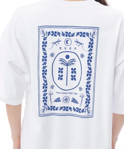 RVCA(ルーカ)の「RVCA レディース MAXI TEE DRESS ワンピース 【2025年春夏モデル】/ルーカバックプリントTシャツワンピース(ワンピース・レディース・ブラック/ホワイト・SMALL/MEDIUM/LARGE)」の6枚目の写真
