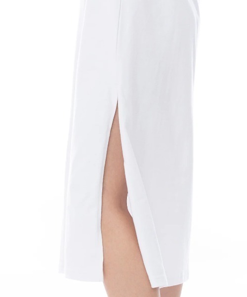 RVCA(ルーカ)の「RVCA レディース MAXI TEE DRESS ワンピース 【2025年春夏モデル】/ルーカバックプリントTシャツワンピース(ワンピース・レディース・ブラック/ホワイト・SMALL/MEDIUM/LARGE)」の8枚目の写真