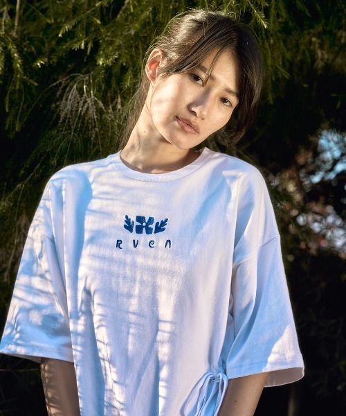 RVCA(ルーカ)の「RVCA レディース MAXI TEE DRESS ワンピース 【2025年春夏モデル】/ルーカバックプリントTシャツワンピース(ワンピース・レディース・ブラック/ホワイト・SMALL/MEDIUM/LARGE)」の9枚目の写真