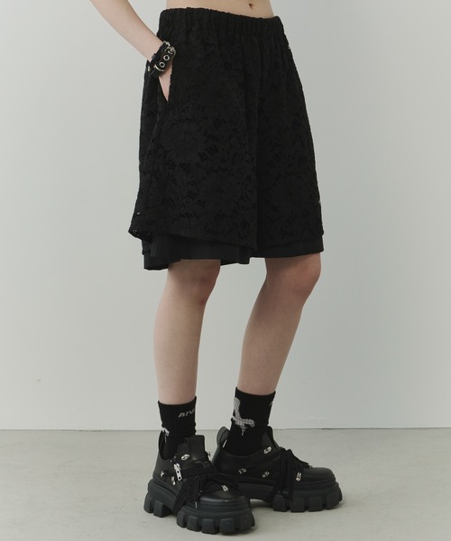 AIVER（アイバー）の「AIVER　コードレースレイヤードバギーショートパンツ（その他パンツ・メンズ・ホワイト×ブラック/ブラック・LARGE/MEDIUM/SMALL）」の12枚目の写真