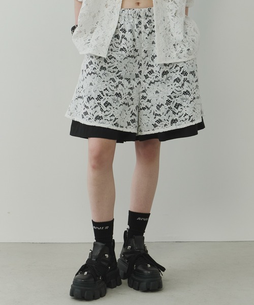 AIVER（アイバー）の「AIVER　コードレースレイヤードバギーショートパンツ（その他パンツ・メンズ・ホワイト×ブラック/ブラック・LARGE/MEDIUM/SMALL）」の3枚目の写真