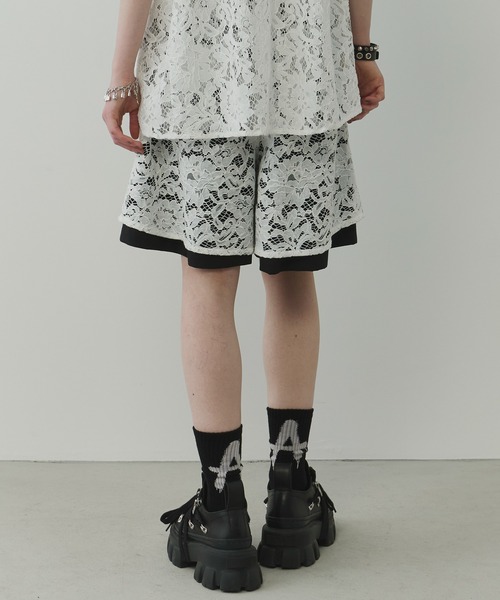 AIVER（アイバー）の「AIVER　コードレースレイヤードバギーショートパンツ（その他パンツ・メンズ・ホワイト×ブラック/ブラック・LARGE/MEDIUM/SMALL）」の5枚目の写真