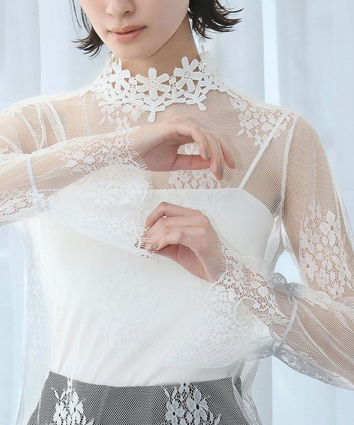 LOWO(ロワ)の「シースルートップス 長袖 ハイネック チュール レース メロウ メロー 花柄 シアートップス レイヤードトップス 結婚式 パーティー オケージョン お呼ばれ(Tシャツ/カットソー・レディース・ホワイト/ブラック・FREE)」の4枚目の写真