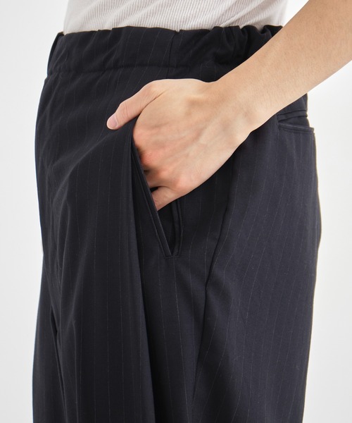 CONZ(コンズ)の「別注wool brainer pants(スラックス・メンズ・ストライプ/ダークグレー・L)」の22枚目の写真