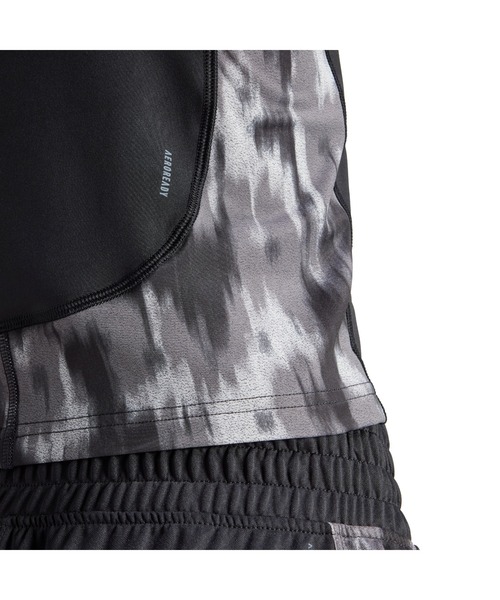 adidas（アディダス）の「アディダス adidas トレイン エッセンシャルズ 総柄プリント フラワー タイダイ タンクトップ（タンクトップ・レディース・ブラック・S/M/L）」の2枚目の写真