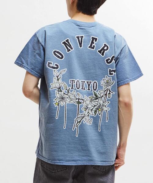 CONVERSE TOKYO(コンバーストウキョウ)の「CIRCLE FLOWER LOGO TEE(Tシャツ/カットソー・レディース・ブルー/チャコールグレー/ホワイト/ピンク・SMALL/MEDIUM)」の9枚目の写真
