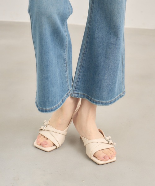 NEUNA（ヌナ）の「バイカラーベルトサンダル（サンダル・レディース・アイボリー/ブラック/ライトブルー・37/38/39）」の2枚目の写真