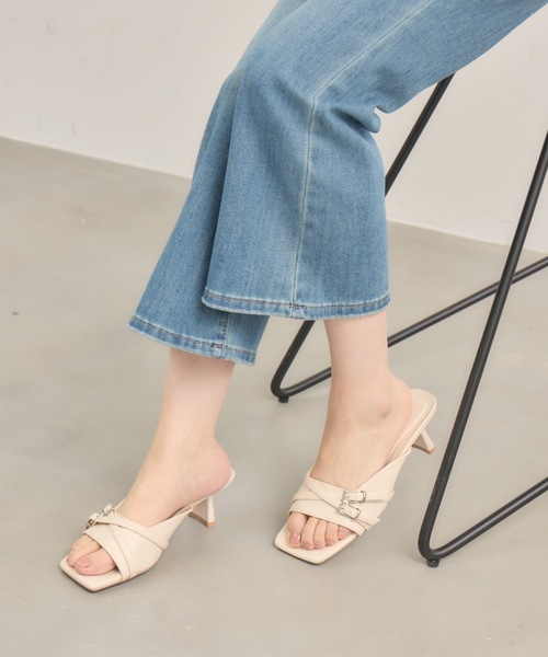 NEUNA（ヌナ）の「バイカラーベルトサンダル（サンダル・レディース・アイボリー/ブラック/ライトブルー・37/38/39）」の6枚目の写真