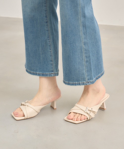 NEUNA（ヌナ）の「バイカラーベルトサンダル（サンダル・レディース・アイボリー/ブラック/ライトブルー・37/38/39）」の5枚目の写真