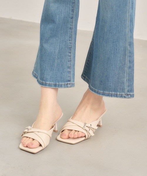 NEUNA（ヌナ）の「バイカラーベルトサンダル（サンダル・レディース・アイボリー/ブラック/ライトブルー・37/38/39）」の8枚目の写真