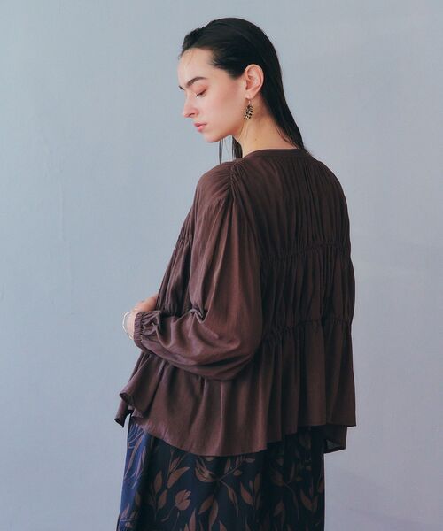 YECCA VECCA（イェッカヴェッカ）の「リボンデザインシアーブラウス（シャツ/ブラウス・レディース・ブラック/オフホワイト/ブラウン・FREE）」の8枚目の写真