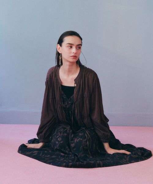 YECCA VECCA（イェッカヴェッカ）の「リボンデザインシアーブラウス（シャツ/ブラウス・レディース・ブラック/オフホワイト/ブラウン・FREE）」の21枚目の写真