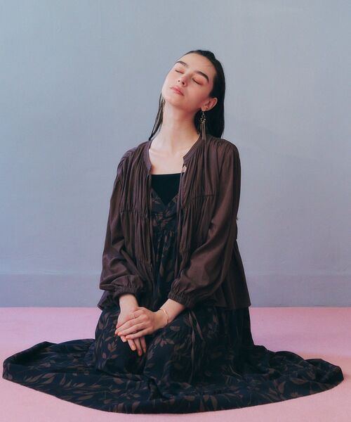 YECCA VECCA（イェッカヴェッカ）の「リボンデザインシアーブラウス（シャツ/ブラウス・レディース・ブラック/オフホワイト/ブラウン・FREE）」の22枚目の写真