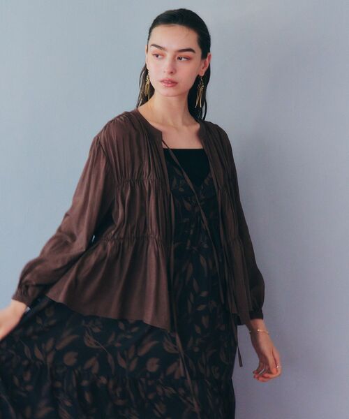 YECCA VECCA（イェッカヴェッカ）の「リボンデザインシアーブラウス（シャツ/ブラウス・レディース・ブラック/オフホワイト/ブラウン・FREE）」の3枚目の写真