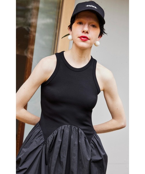 OMMO(オーエムエムオー)の「ARCH FLOW GATHER OP(ワンピース・レディース・ブラック/カーキ/オフホワイト・SMALL/MEDIUM)」の9枚目の写真