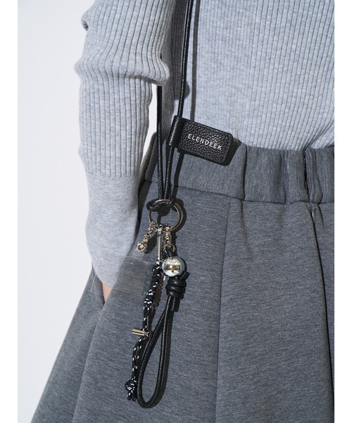 ELENDEEK(エレンディーク)の「マルチスマホレザーショルダー(スマホケース/カバー・レディース・ブルー/シルバー/ブラウン/ブラック/ラベンダー/イエロー・FREE)」の2枚目の写真