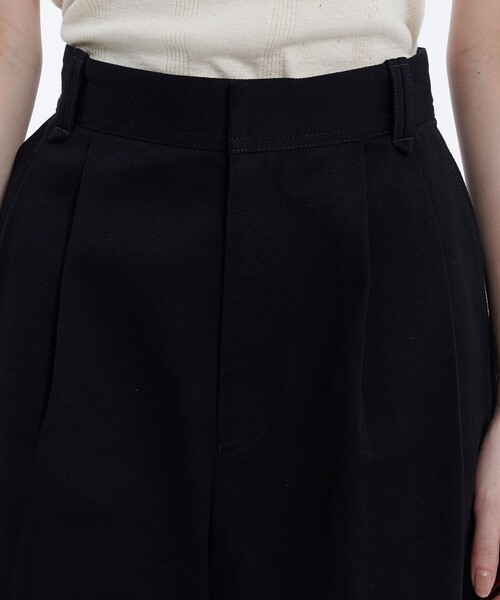 PUBLIC TOKYO(パブリックトウキョウ)の「ワークステッチハーフパンツ(その他パンツ・レディース・ブラック/ホワイト・1/2)」の7枚目の写真