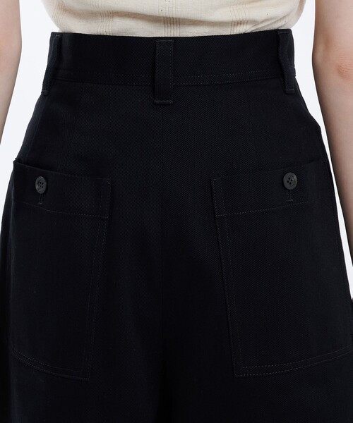 PUBLIC TOKYO(パブリックトウキョウ)の「ワークステッチハーフパンツ(その他パンツ・レディース・ブラック/ホワイト・1/2)」の10枚目の写真