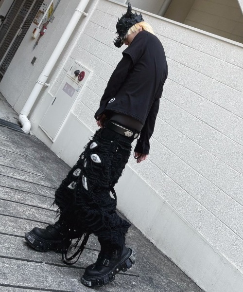 UNIZ（ユニズ）の「【UNIZ】White Eyes Pants / 【ユニズ】ホワイトアイズダメージワイドデニムパンツ（デニムパンツ・メンズ・ブラック・M/L）」の19枚目の写真