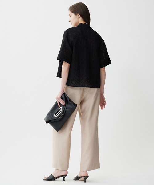 ICB(アイシービー)の「ゼブラシアーJQ クロップドシャツ(シャツ/ブラウス・レディース・アイボリー系/ブラック系/ダークブラウン系・0/2/4/6)」の13枚目の写真