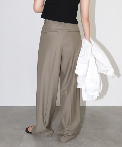 andme(アンドミー)の「2タックセミワイドロングパンツ(スラックス・レディース・ブラック/チャコールグレー/アッシュグレー・M/L)」の5枚目の写真