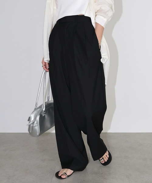 andme(アンドミー)の「2タックセミワイドロングパンツ(スラックス・レディース・ブラック/チャコールグレー/アッシュグレー・M/L)」の15枚目の写真