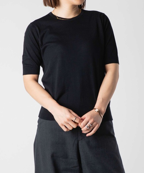 JOHN SMEDLEY(ジョンスメドレー)の「JOHN SMEDLEY NELL ジョンスメドレー 半袖コットンニットプルオーバー Tシャツ(Tシャツ/カットソー・レディース・ネイビー/ブラック/ベージュ系1/ベージュ系・LARGE/MEDIUM/SMALL)」の2枚目の写真
