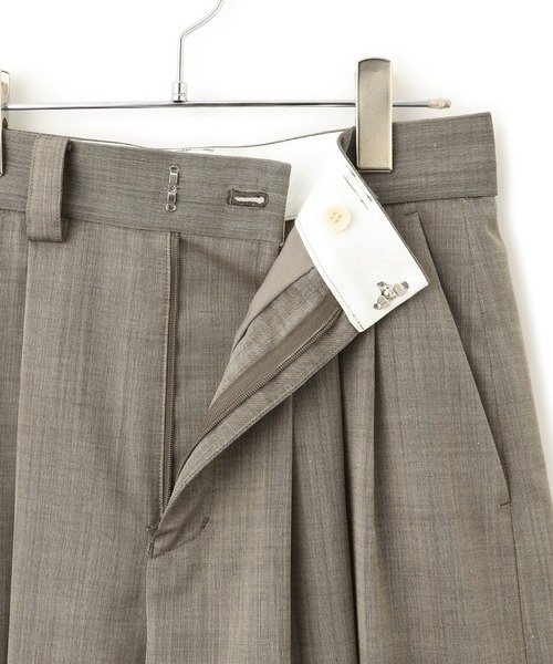 ADAM ET ROPE'（アダムエロペ）の「【接触冷感】タックパンツ（スラックス・レディース・ブラック/ベージュ・38/36）」の21枚目の写真